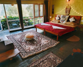 Independent Mud House Studio (Large) with Kitchen